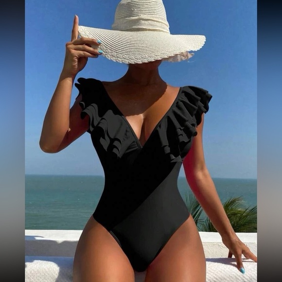 One piece bathing suit, or bodysuit - Picture 3 of 16